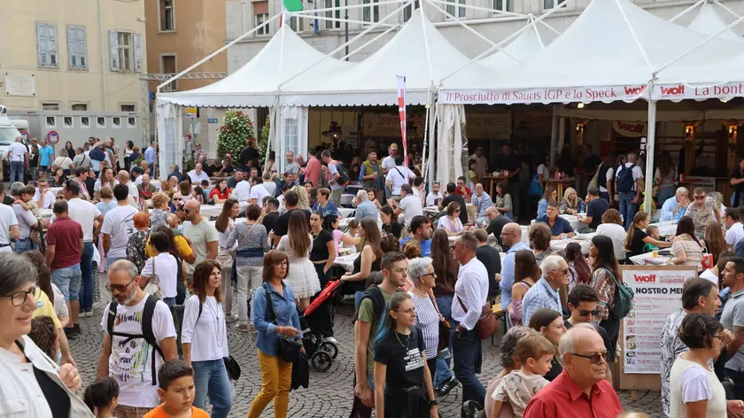 L’ultima giornata di Friuli Doc si è conclusa con decine di migliaia di presenze tra gli stand delle vie e delle piazze del centro storico