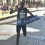 L’eritrea Rahel Daniel e il keniano Vincent Momanyi, vincitori della Maratonina 2025 (foto Petrussi)