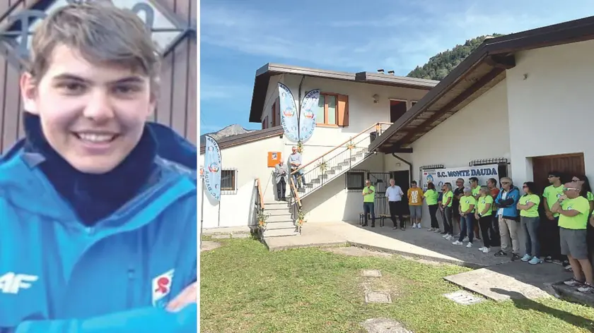 Il momento dell’intitolazione della sede a Marco Degli Uomini (a sinistra)
