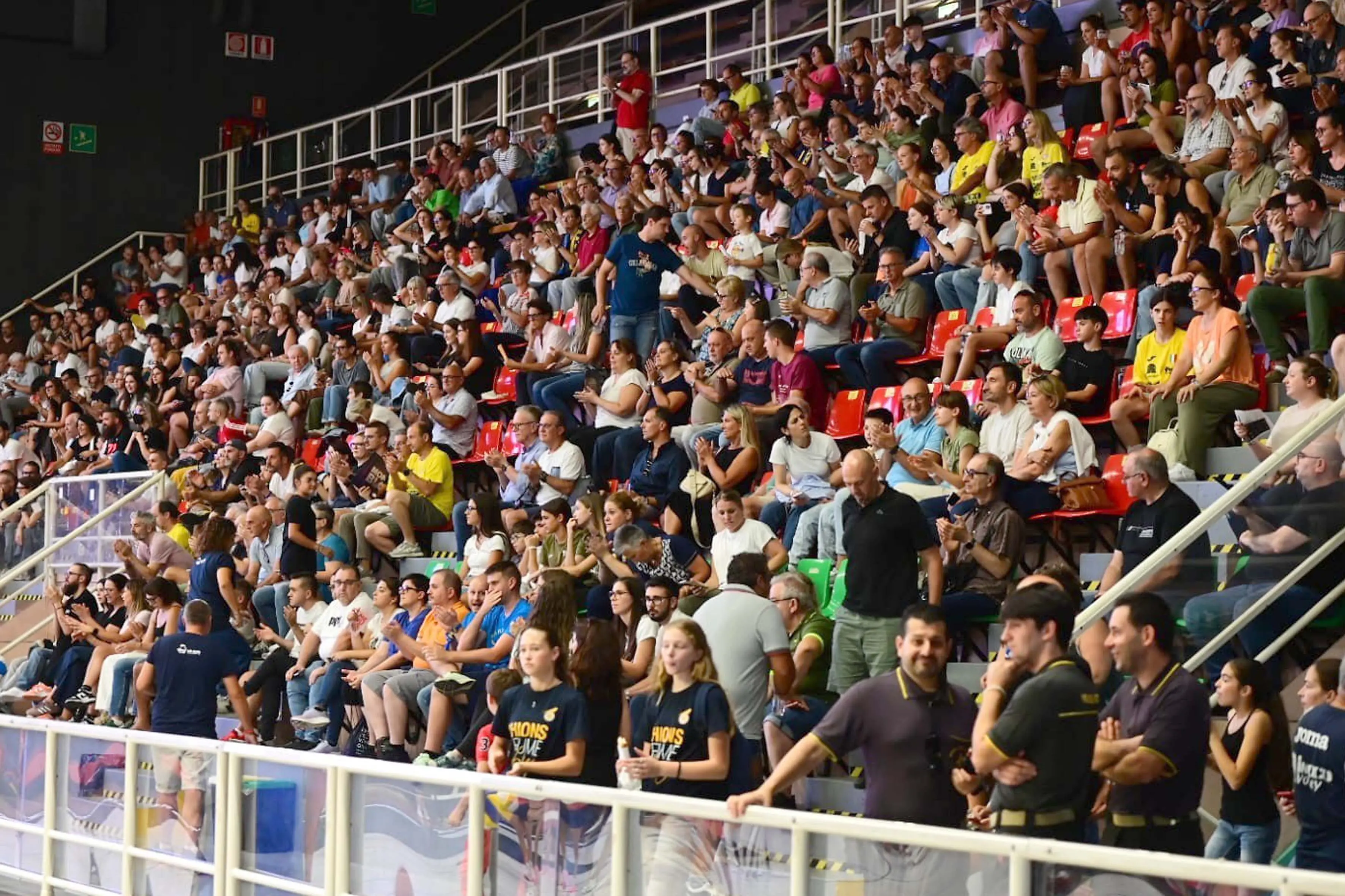 Anche a Pordenone scoppia la Conegliano mania: tutti pazzi per le regine del mondo