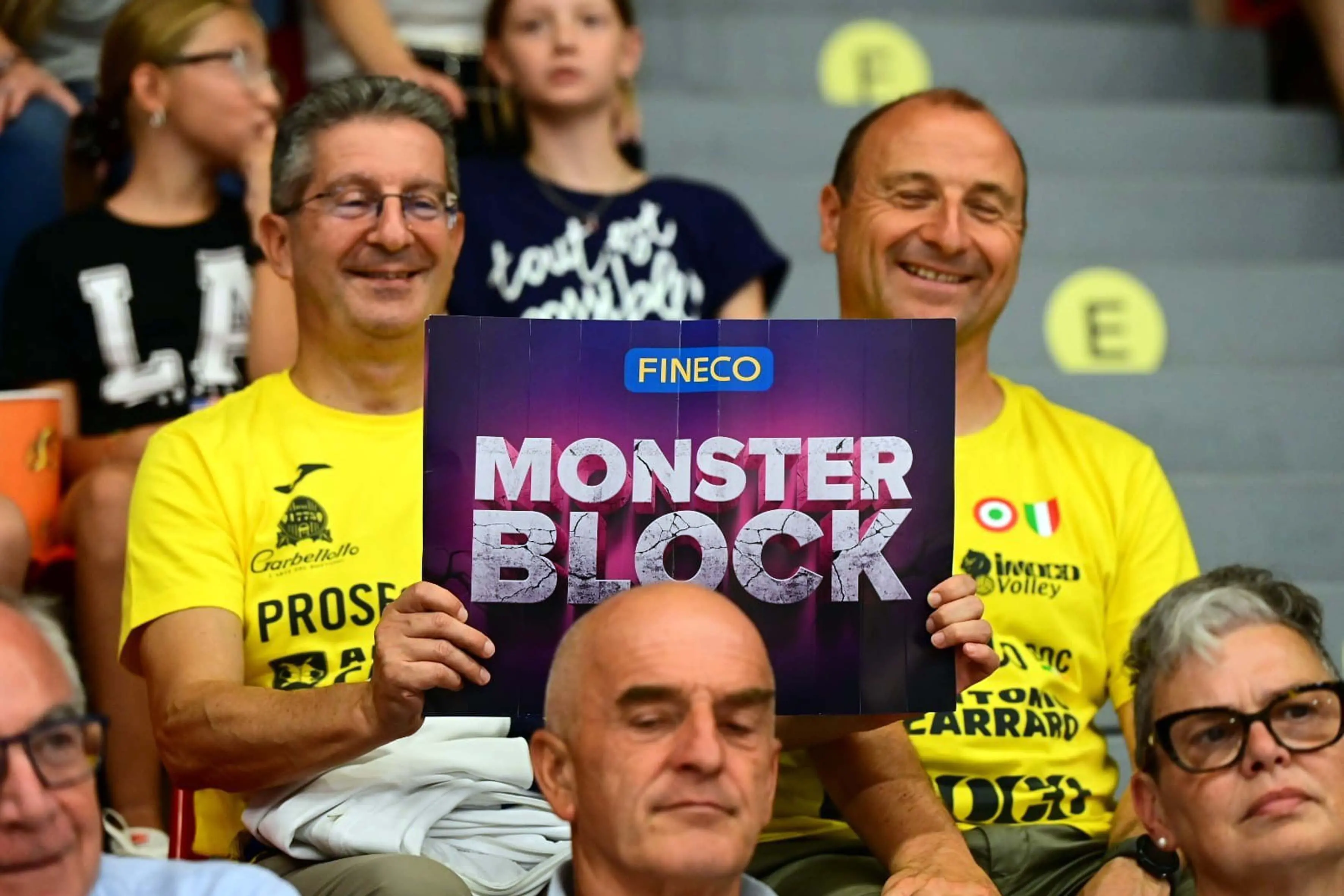 Anche a Pordenone scoppia la Conegliano mania: tutti pazzi per le regine del mondo