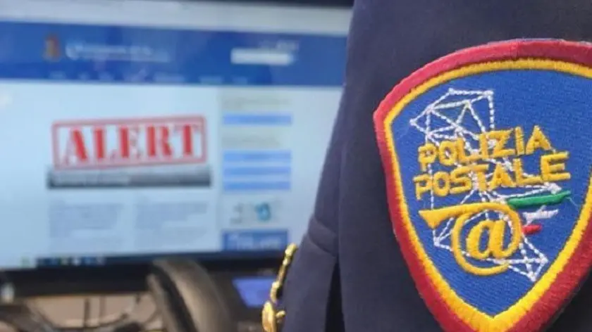 L'uomo si è finto un ispettore della polizia postale