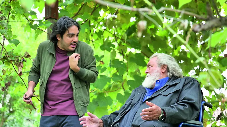 Max Angioni sul set in Friuli assieme a Diego Abatantuono