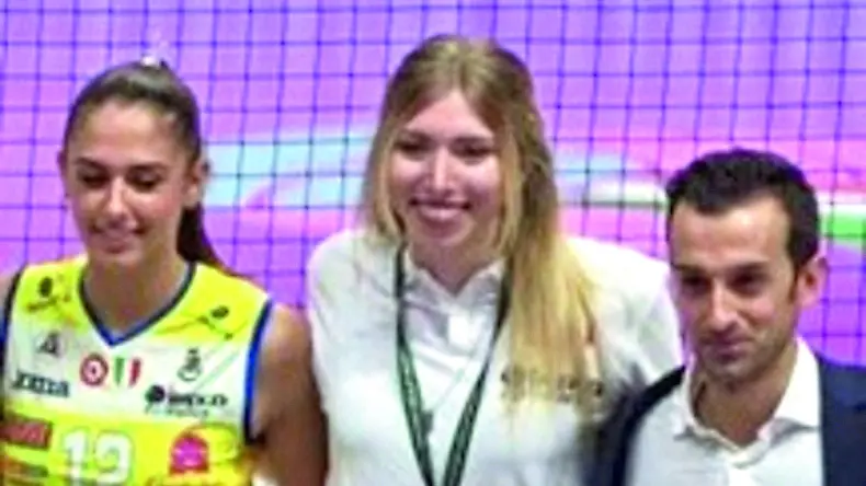 Da sinistra Giorgia Frosini, Sarah Fahr e il coach della Prosecco Doc Imoco Daniele Santarelli