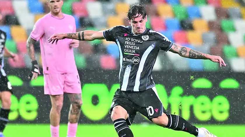 Nicolò Zaniolo al tiro: prima da titolare con gol per lui (foto Petrussi)