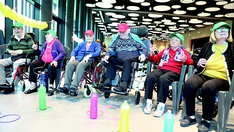Giochi e divertimento per gli anziani di sette case di riposo (foto Ambrosio / Petrussi)