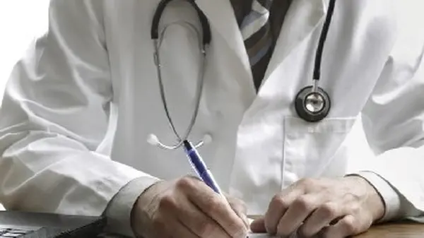 Un medico.