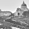 La traslazione dei primi 500 corpi il 4 novembre 1935 (foto concesse dalla mostra sul Tempio Ossario)