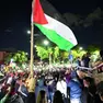 I manifestanti fuori dall’ospedale di Udine (foto Petrussi)