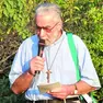 Don Giovanni Boz durante un’attività a Mereto di Tomba (foto facebook)