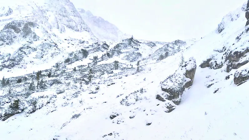 Le operazioni di ricerca dei tre alpinisti dispersi. Foto soccorso alpino sloveno