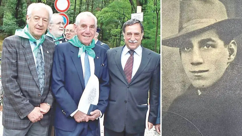 Da sinistra Enzo, Ermanno Bertolissi e il sottosegretario Rossi, a destra una vecchia foto del partigiano Pippo