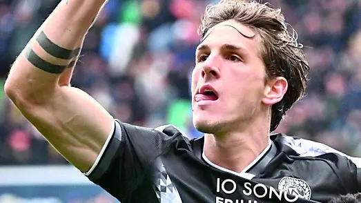 Nicolò Zaniolo esulta dopo il pareggio di Kabasele contro il Cagliari ©Foto Petrussi