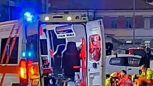 Immediati i soccorsi per assistere la ragazza: purtroppo non c'è stato nulla da fare
