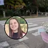I fiori sul luogo dell'incidente e, nel tondino, Alice Morsanutto, 17 anni