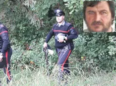 I carabinieri sul luogo dell'incidente a Faedis e, nel riquadro, Paolo De Luca