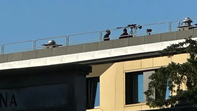 I cecchini sul tetto dell'hotel Friuli a Udine
