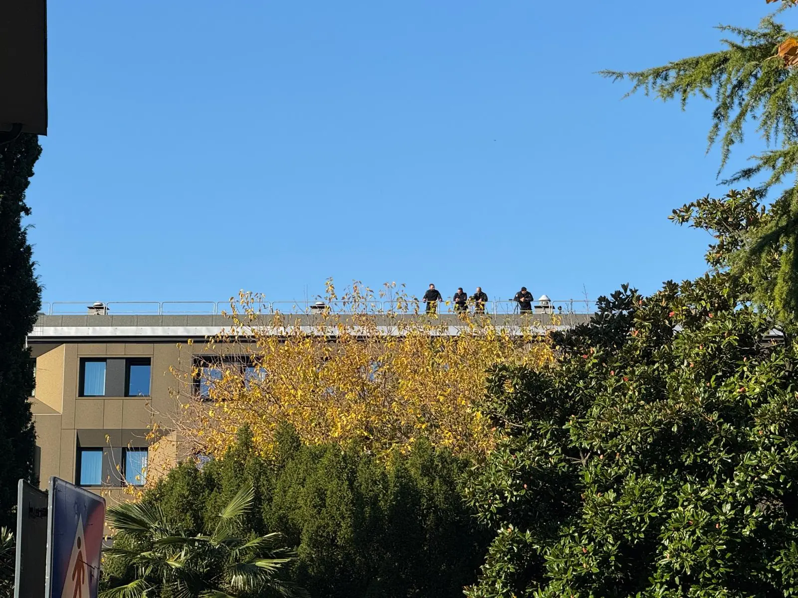 I cecchini sui tetti dell'hotel Friuli