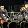 L’attore triestino Lorenzo Acquaviva durante lo spettacolo
