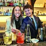 Martina Bonci con Michael Collovigh preparano un cocktail alla Rocca