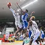 DJ Brewton ha chiuso con 12 punti (foto Petrussi)