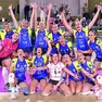 Foto di gruppo per le Pink Panthers dopo il successo strappato al tie-break