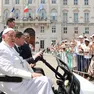 Papa Francesco durante la sua visita a Trieste foto Lasorte
