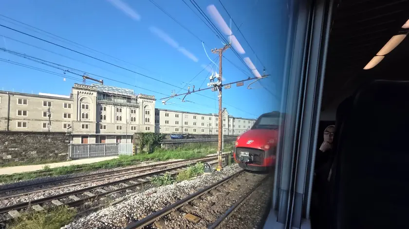 Il Frecciarossa fermo sui binari della Stazione centrale di Trieste