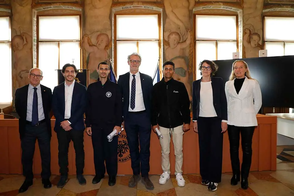 I due studenti palestinesi con da sinistra Pinton, Salvati, Molinari, Piazza, Driul
