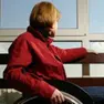Un disabile in carrozzina