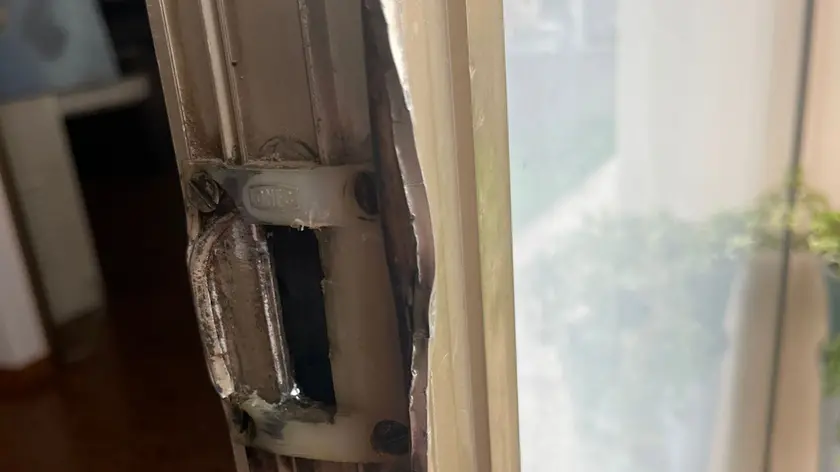 Forzata la porta di casa