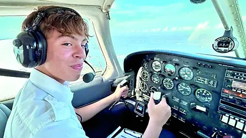 Matteo Turculet alla cloche: ha ottenuto il brevetto per pilotare i jet