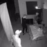I ladri all'interno della casa di Tissano ripresi dalla telecamera