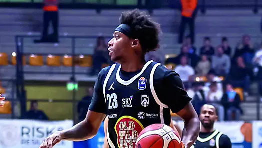 DJ Brewton nei momenti decisivi non riesce a inciderefotopetrussi