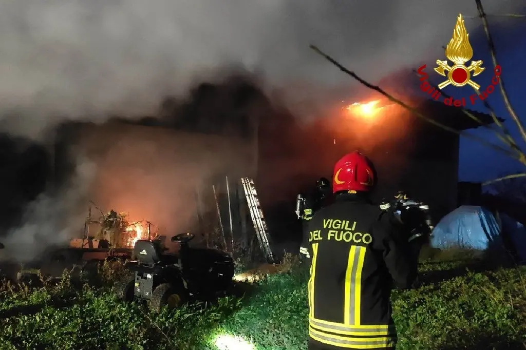 L'incendio nel capannone