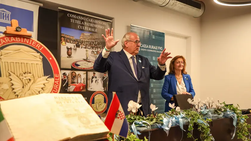 La restituzione delle sei epistole e del libro di fine Seicento foto Tibaldi