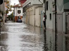 Il centro di Grado sommerso dall'alta marea in una foto di archivio
