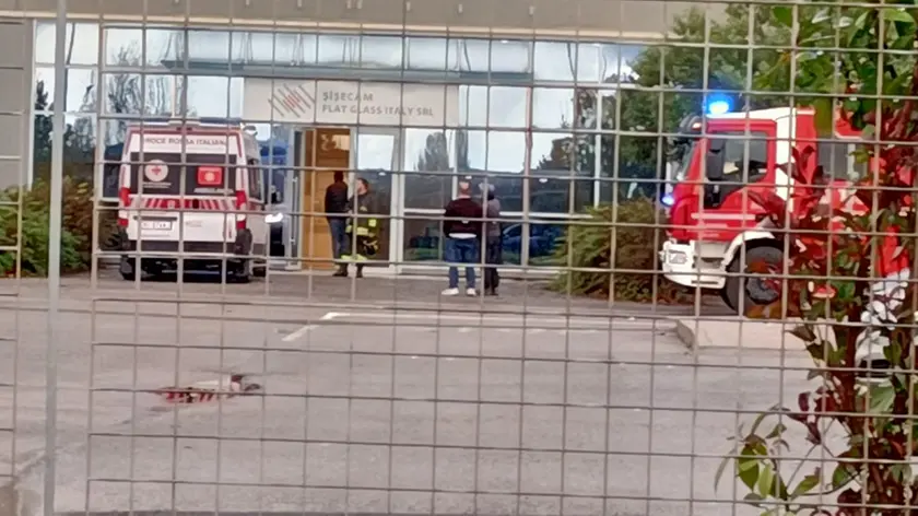 L'esterno della Sisecam di San Giorgio di Nogaro