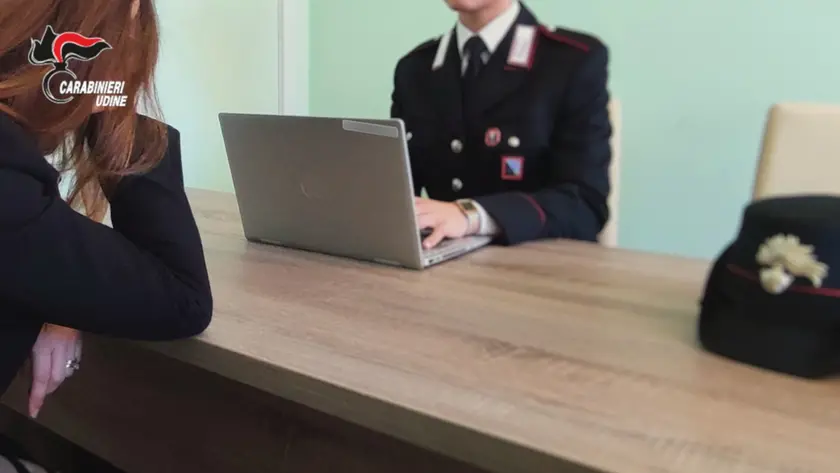 La ragazza ha sporto denuncia ai carabinieri di udine (foto generica)