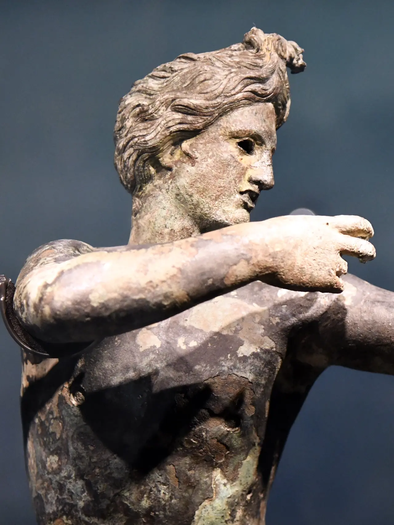 Uno dei bronzi di San Casciano in arrivo ad Aquileia