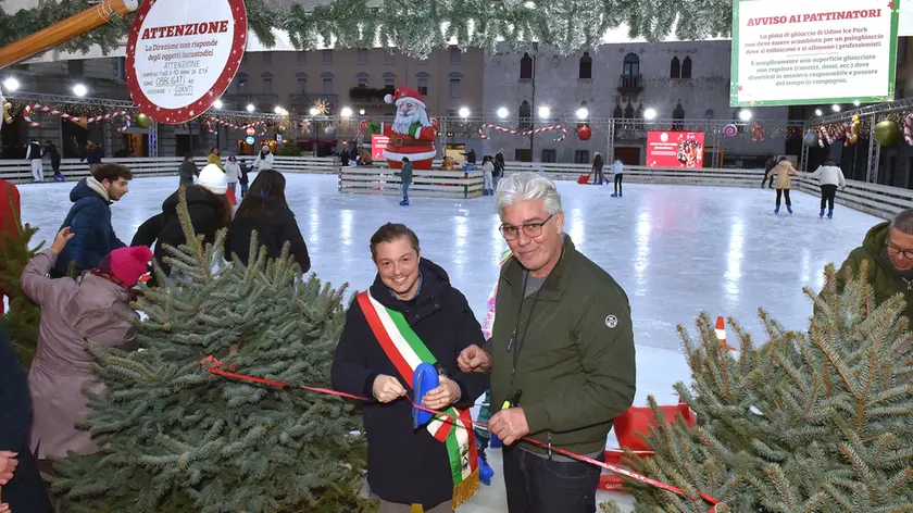 Inaugurata la pista di pattinaggio in piazza XX Settembre
