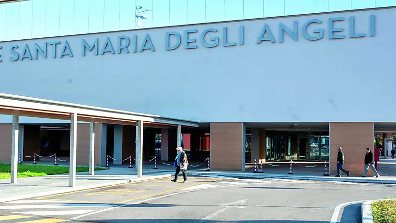 L’Azienda sanitaria ha sigillato i due reparti di medicina © Foto Petrussi / Marco Brisotto