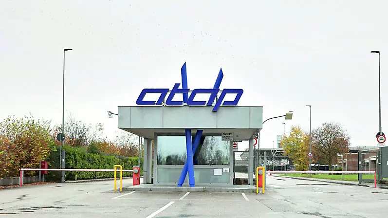 L’autorimessa Atap di via Prasecco 58 presa di mira dai ladri l’altra notte foto ambrosio/petrussi