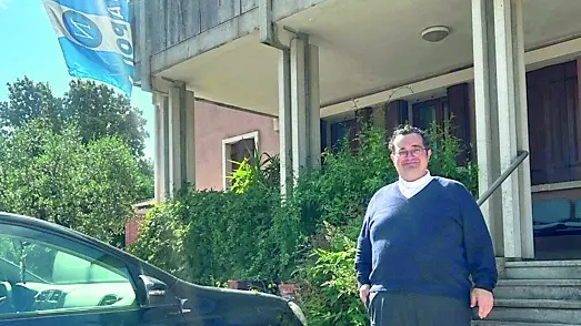 Il parroco di Prata don Pasquale Rea è un grande tifoso del Napoli