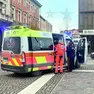 L’arrivo dell’ambulanza e dei carabinieri in via Mazzini foto ambrosio/petrussi