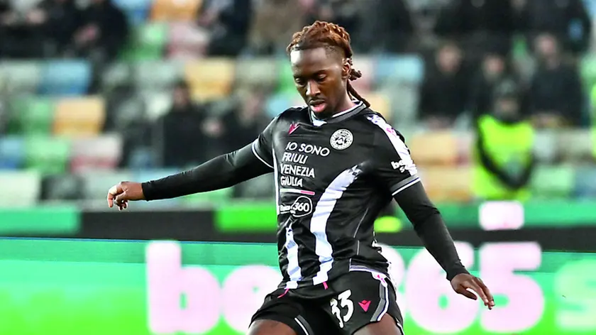 Zemura prenderà il posto dell’infortunato Kamara sulla fascia sinistra (foto Petrussi)