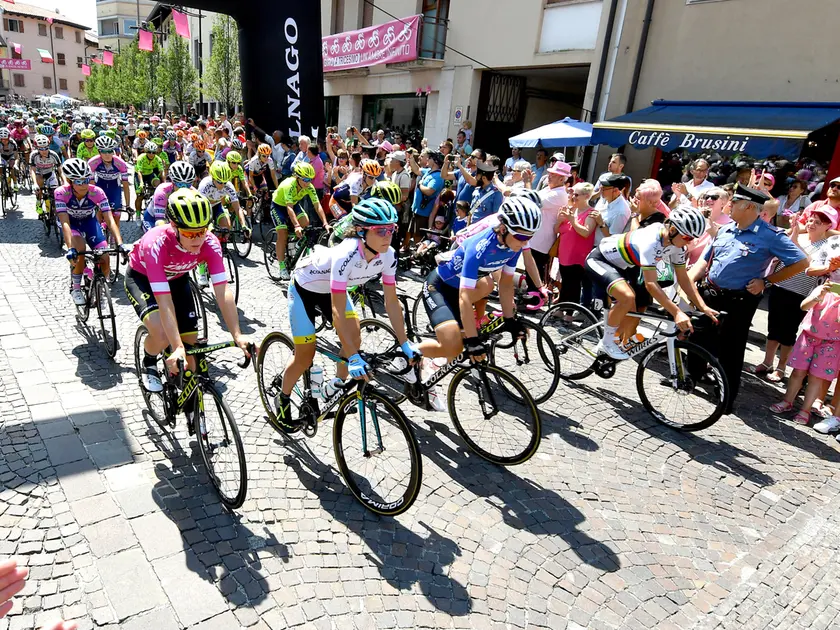 Zoncolan 14 Luglio 2018. Ciclismo Giro d'Italia Femmilnie - Giro Rosa. Arrivo tappa Ticesimo-Zoncolan. Foto Petrussi Annemiek regina del Kaiser. Le donne più forti della fatica.