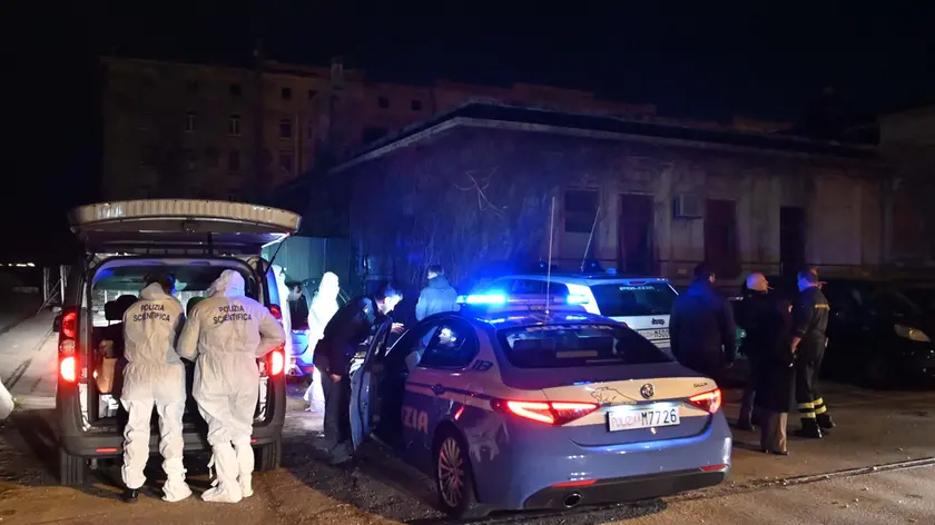 La Polizia scientifica intervenuta nel tardo pomeriggio di mercoledì in Porto Vecchio. Foto bruni