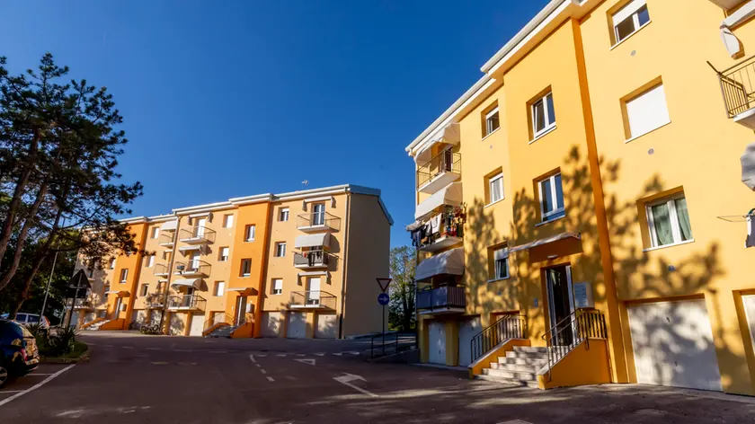 Case Ater ristrutturate di recente a Monfalcone. Foto d'archivio