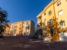 Case Ater ristrutturate di recente a Monfalcone. Foto d'archivio